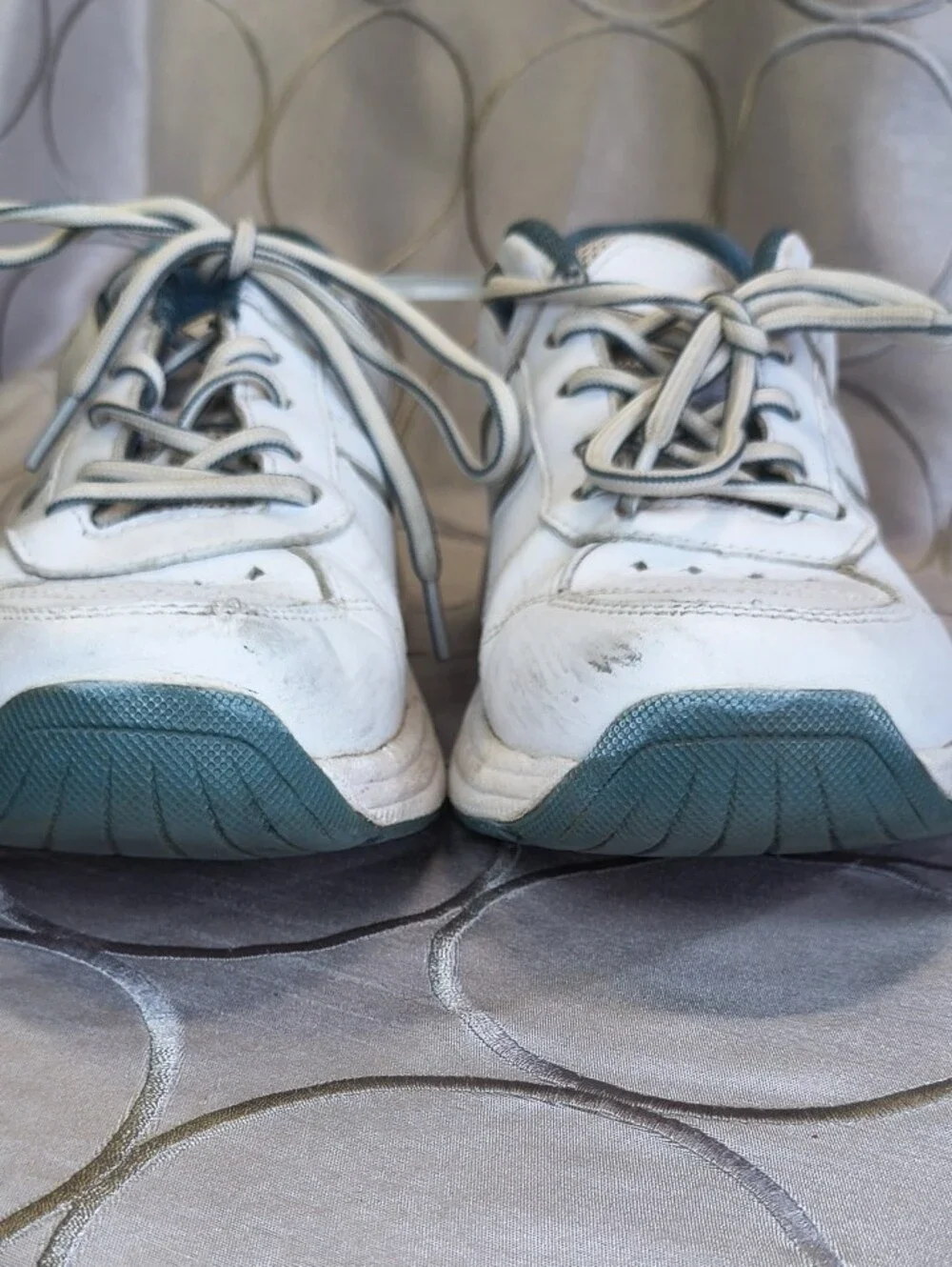 Women’s White and Teal Lace-Up Athletic Sneakers Women's Size 7 AB